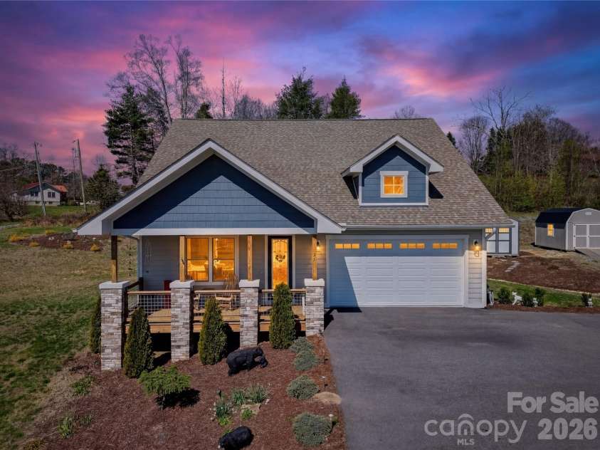 35 Cider Hill Lane, Hendersonville, NC 28792.  MLS# CAR4358432, YatesRealty ID 22314. 