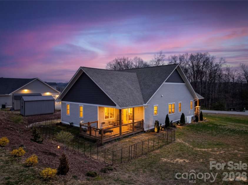 35 Cider Hill Lane, Hendersonville, NC 28792.  MLS# CAR4358432, YatesRealty ID 22314. 