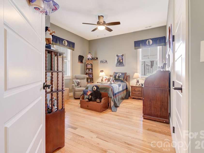 35 Cider Hill Lane, Hendersonville, NC 28792.  MLS# CAR4358432, YatesRealty ID 22314. 