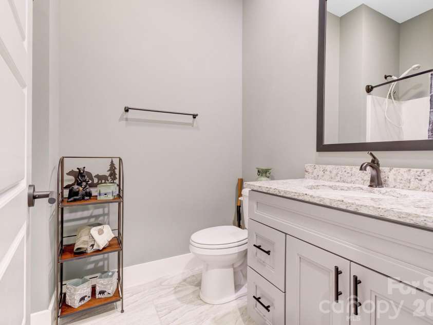 35 Cider Hill Lane, Hendersonville, NC 28792.  MLS# CAR4358432, YatesRealty ID 22314. 