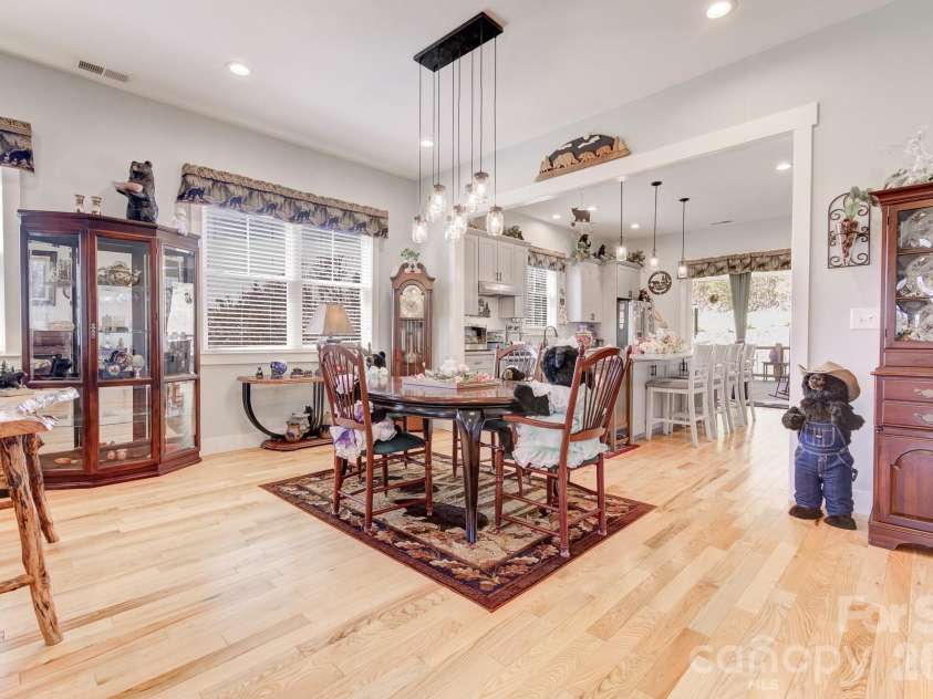 35 Cider Hill Lane, Hendersonville, NC 28792.  MLS# CAR4358432, YatesRealty ID 22314. 