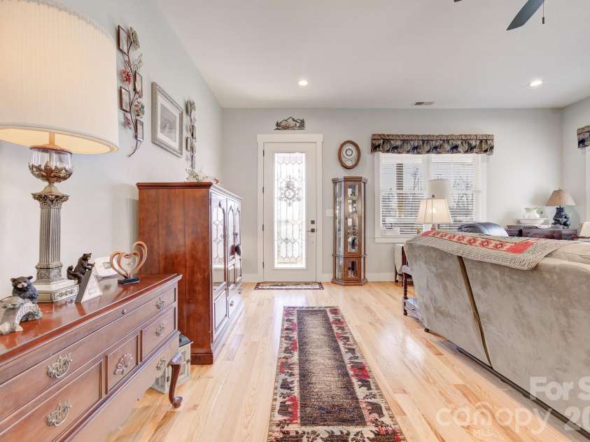 35 Cider Hill Lane, Hendersonville, NC 28792.  MLS# CAR4358432, YatesRealty ID 22314. 