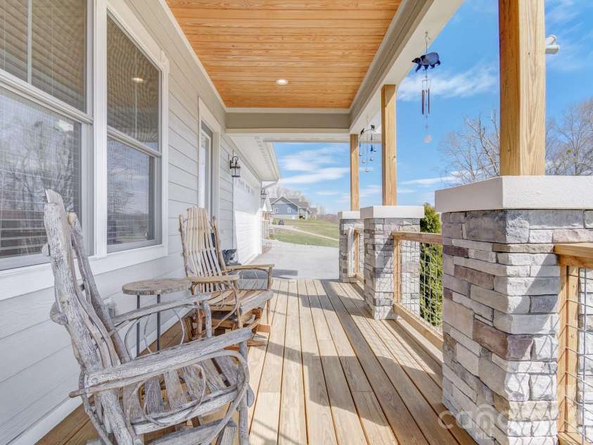 35 Cider Hill Lane, Hendersonville, NC 28792.  MLS# CAR4358432, YatesRealty ID 22314. 
