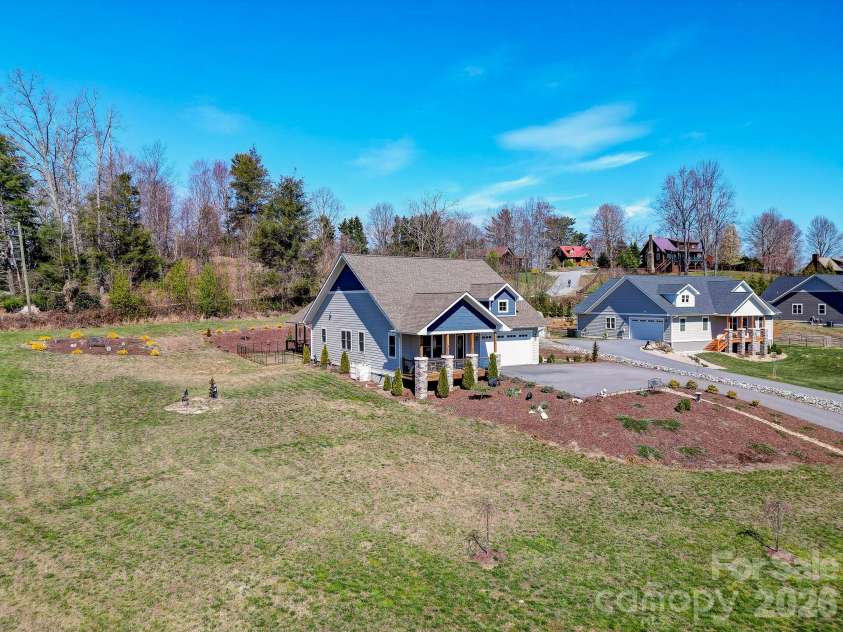 35 Cider Hill Lane, Hendersonville, NC 28792.  MLS# CAR4358432, YatesRealty ID 22314. 