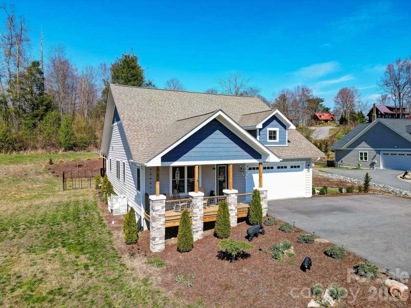 35 Cider Hill Lane, Hendersonville, NC 28792.  MLS# CAR4358432, YatesRealty ID 22314. 