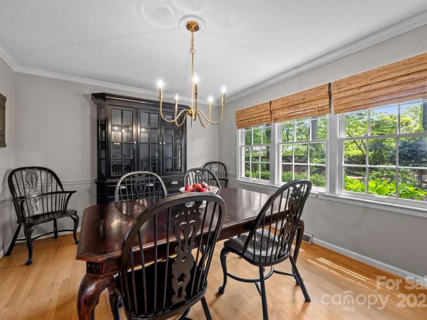 5510 Sardis Road, Charlotte, NC 28270.  MLS# CAR4240440, YatesRealty ID 22316. Dining Room