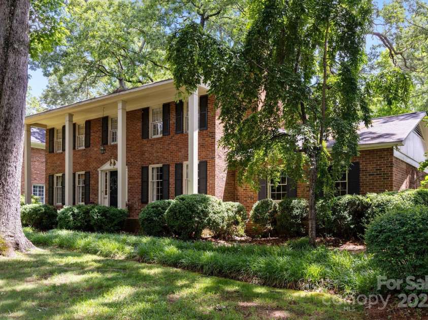 5510 Sardis Road, Charlotte, NC 28270.  MLS# CAR4240440, YatesRealty ID 22316. Front of House