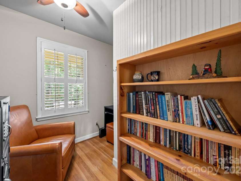 5510 Sardis Road, Charlotte, NC 28270.  MLS# CAR4240440, YatesRealty ID 22316. Office