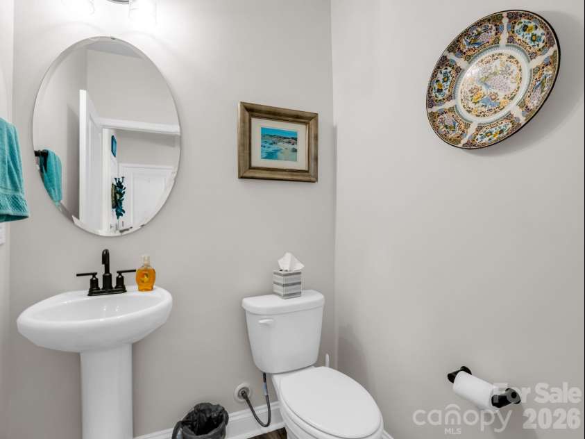 383 Fox Cove Road, Hendersonville, NC 28792.  MLS# CAR4363125, YatesRealty ID 22318. Half bath on main level.