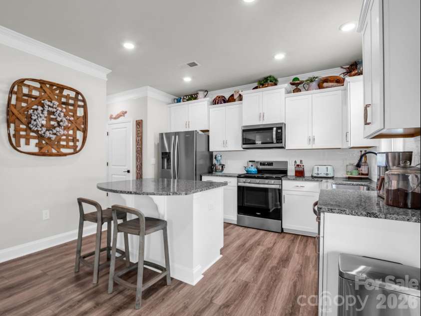 383 Fox Cove Road, Hendersonville, NC 28792.  MLS# CAR4363125, YatesRealty ID 22318. Kitchen