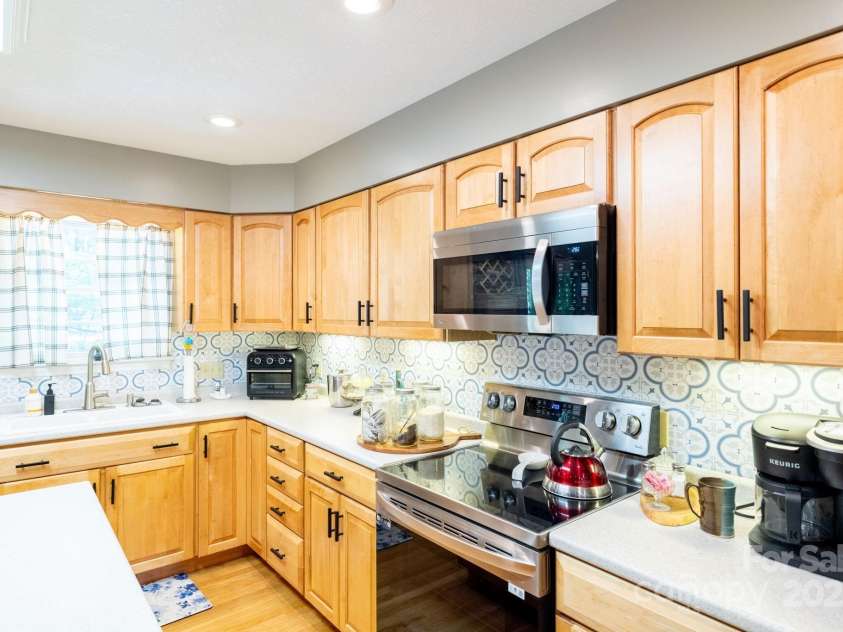 866 Rivers Edge Road, Sparta, NC 28675.  MLS# CAR4260399, YatesRealty ID 22318. 