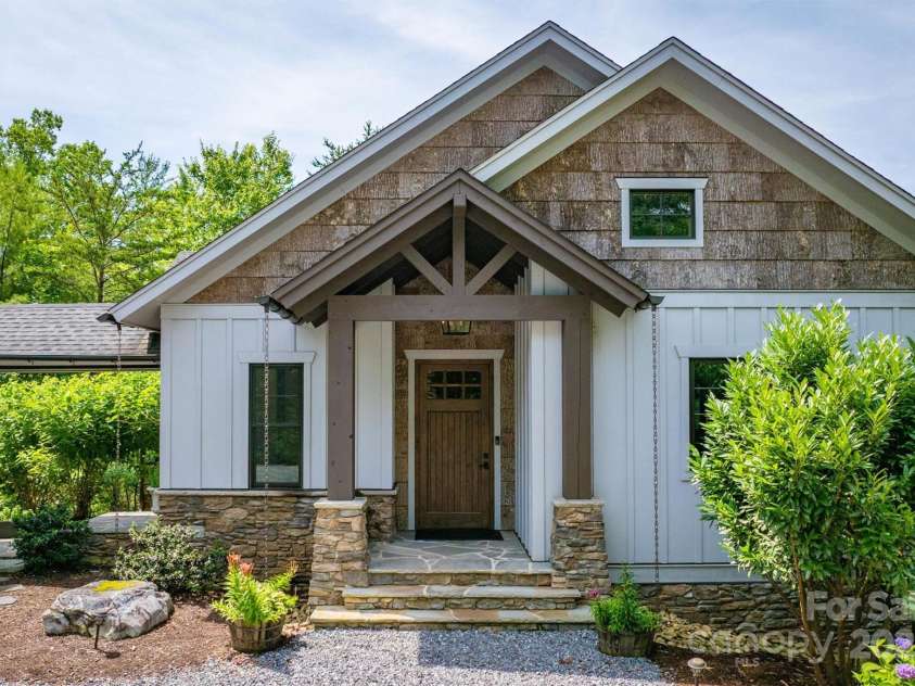 2101 October Drive, Nebo, NC 28761.  MLS# CAR4275118, YatesRealty ID 22319. 