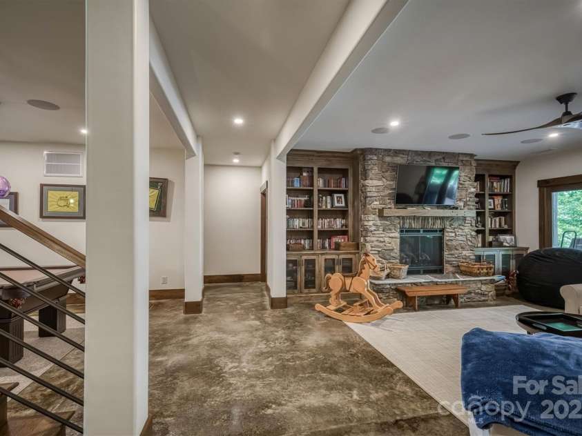 2101 October Drive, Nebo, NC 28761.  MLS# CAR4275118, YatesRealty ID 22319. 