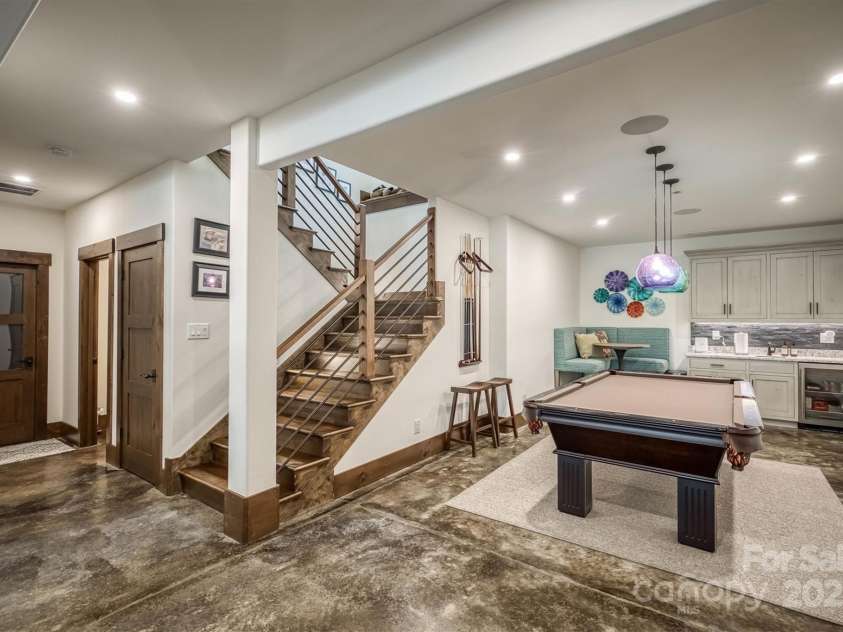 2101 October Drive, Nebo, NC 28761.  MLS# CAR4275118, YatesRealty ID 22319. 