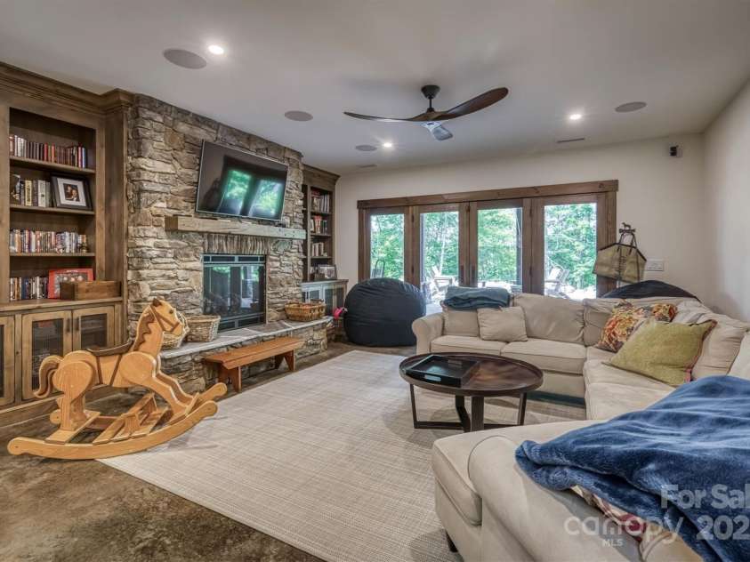 2101 October Drive, Nebo, NC 28761.  MLS# CAR4275118, YatesRealty ID 22319. 