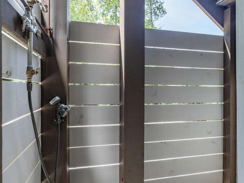 2101 October Drive, Nebo, NC 28761.  MLS# CAR4275118, YatesRealty ID 22319. 