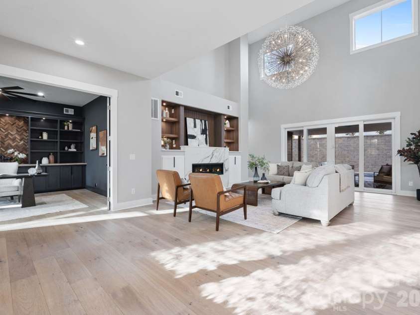 475 Canvasback Road, Mooresville, NC 28117.  MLS# CAR4366182, YatesRealty ID 22319. This home has stylish features and bold textures throughout