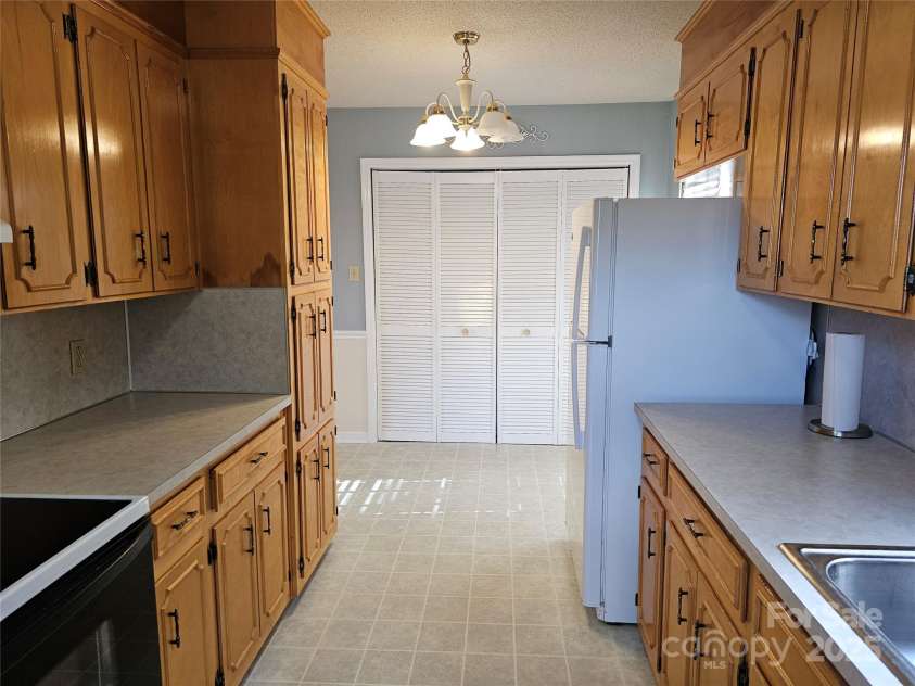 2486 Oxford Circle, Lancaster, SC 29720.  MLS# CAR4327912, YatesRealty ID 2232. 