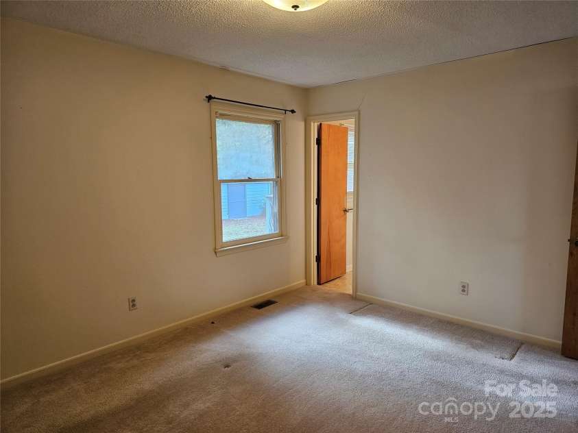 2486 Oxford Circle, Lancaster, SC 29720.  MLS# CAR4327912, YatesRealty ID 2232. 