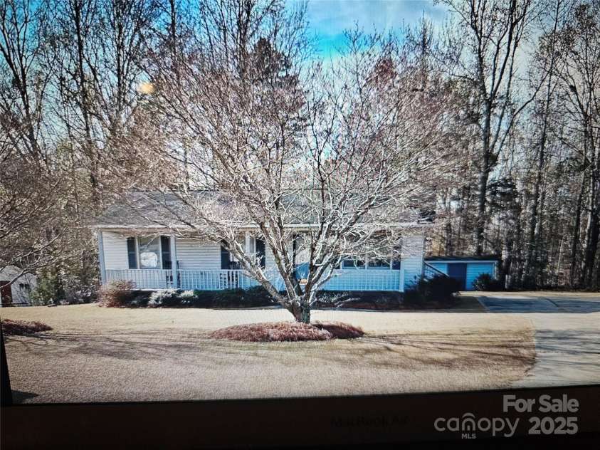 2486 Oxford Circle, Lancaster, SC 29720.  MLS# CAR4327912, YatesRealty ID 2232. 