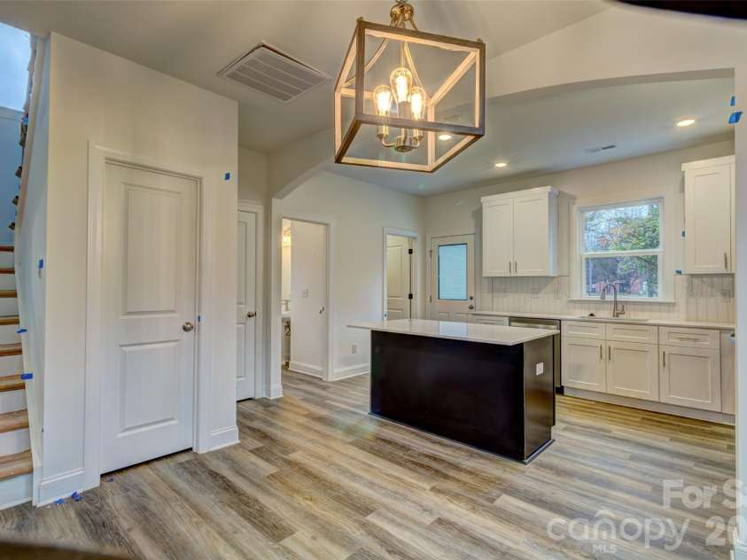 615 Buffalo Street, Shelby, NC 28150.  MLS# CAR4328308, YatesRealty ID 2232. 