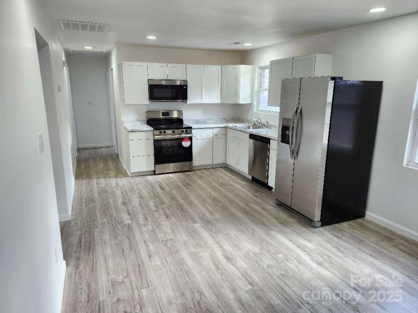 2448 Cambridge Drive, Lancaster, SC 29720.  MLS# CAR4272338, YatesRealty ID 22320. 