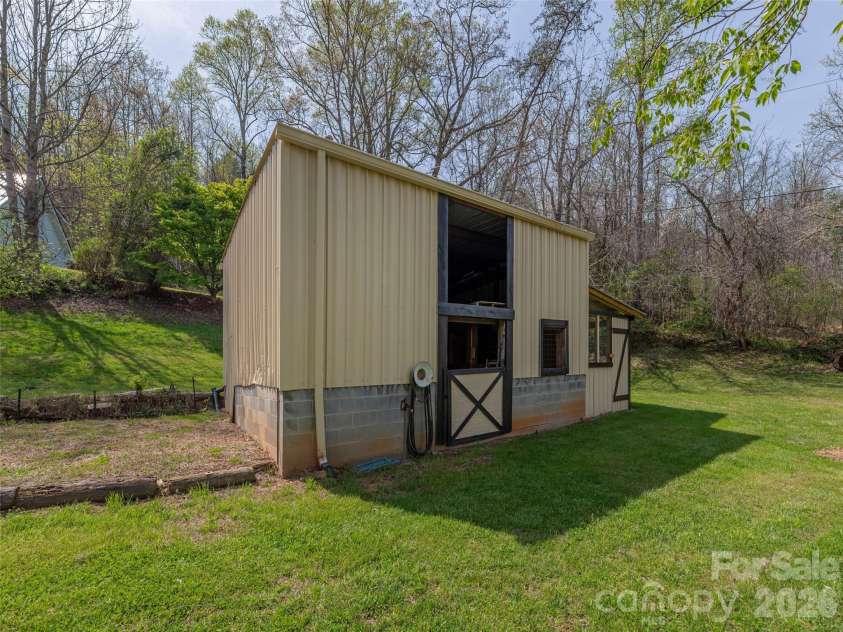 444 Martin Branch Road, Leicester, NC 28748.  MLS# CAR4369223, YatesRealty ID 22320. 