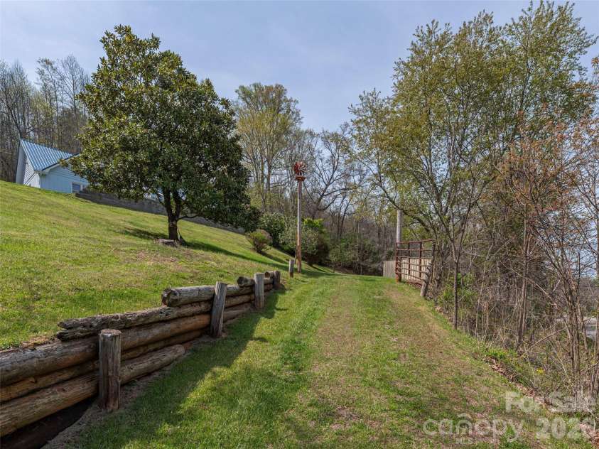 444 Martin Branch Road, Leicester, NC 28748.  MLS# CAR4369223, YatesRealty ID 22320. 