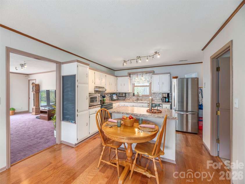 444 Martin Branch Road, Leicester, NC 28748.  MLS# CAR4369223, YatesRealty ID 22320. Eat in Kitchen
