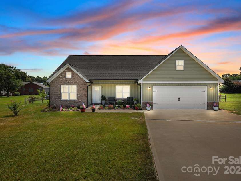 100 Royal Avenue, Albemarle, NC 28001.  MLS# CAR4274835, YatesRealty ID 22321. 