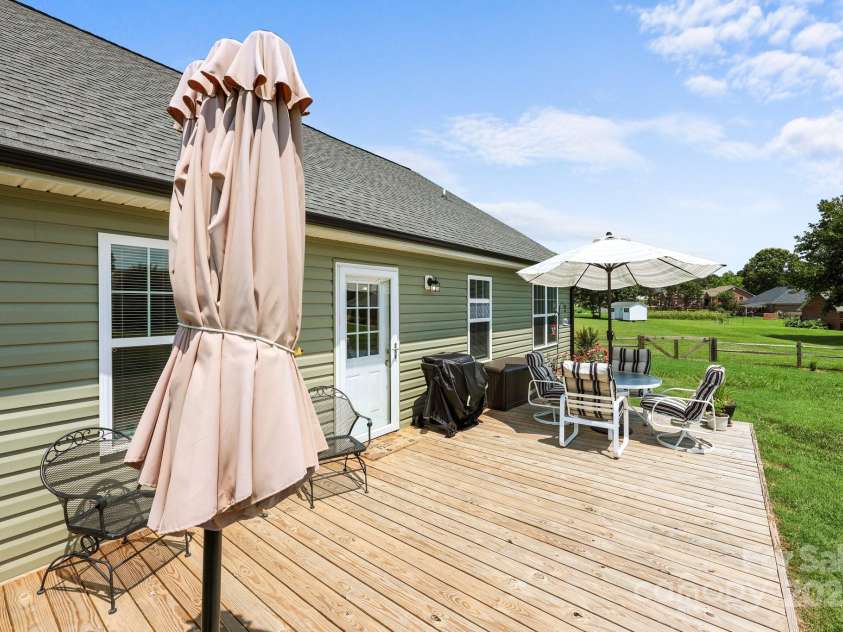 100 Royal Avenue, Albemarle, NC 28001.  MLS# CAR4274835, YatesRealty ID 22321. 
