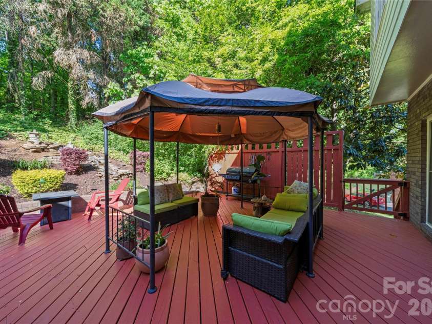 1265 Braeburn Road, Concord, NC 28027.  MLS# CAR4373392, YatesRealty ID 22321. 