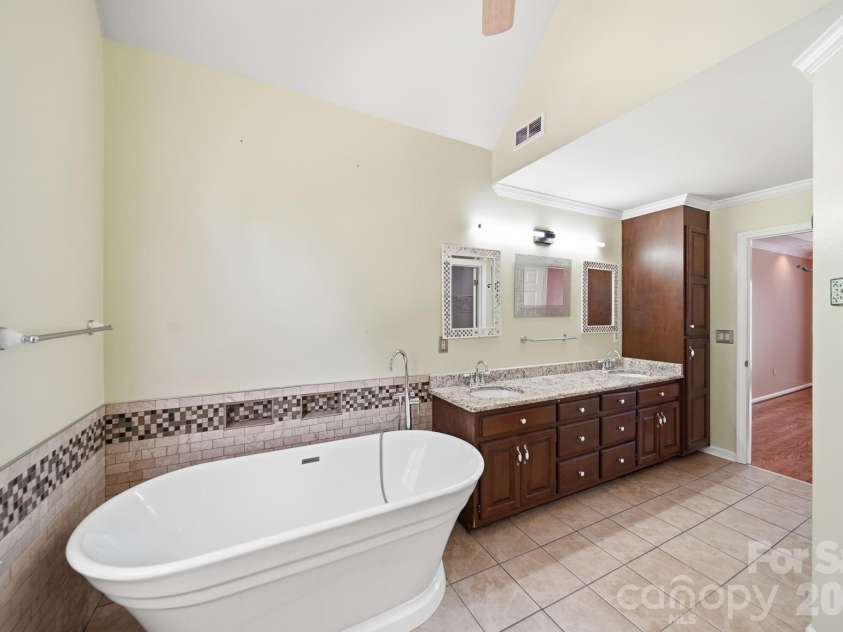 1265 Braeburn Road, Concord, NC 28027.  MLS# CAR4373392, YatesRealty ID 22321. 