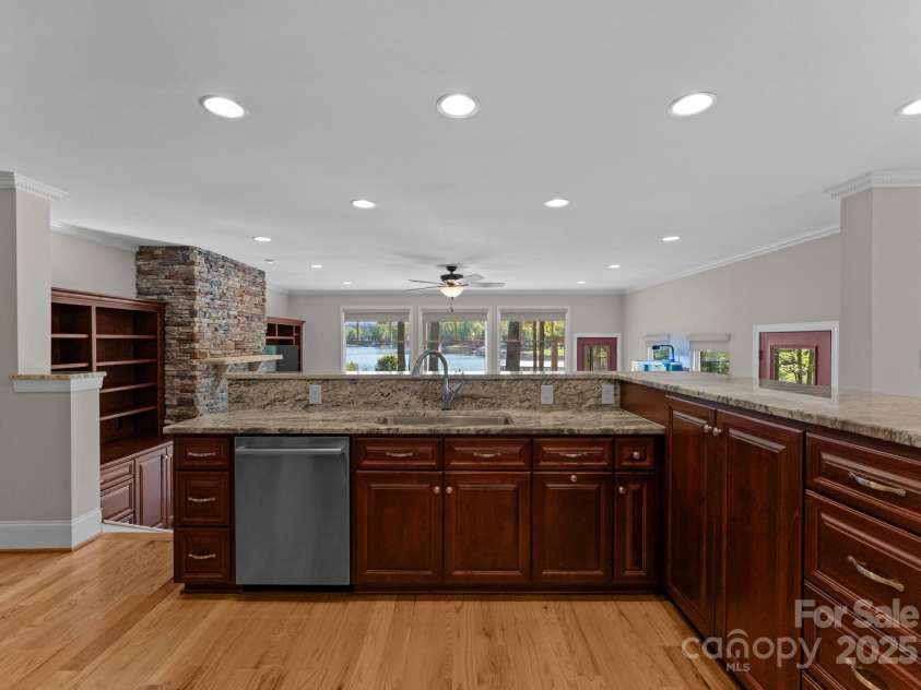 141 Baywatch Drive, Mooresville, NC 28117.  MLS# CAR4224765, YatesRealty ID 22322. 