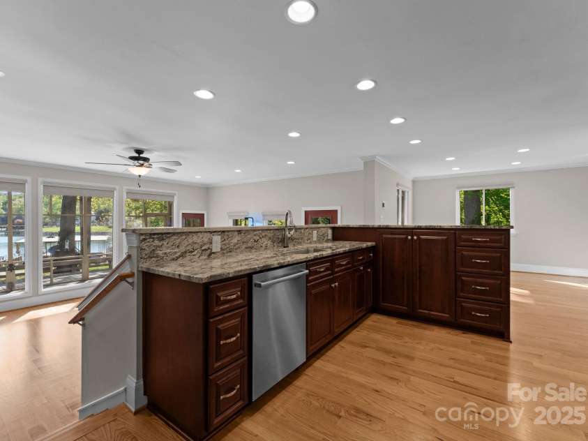 141 Baywatch Drive, Mooresville, NC 28117.  MLS# CAR4224765, YatesRealty ID 22322. 