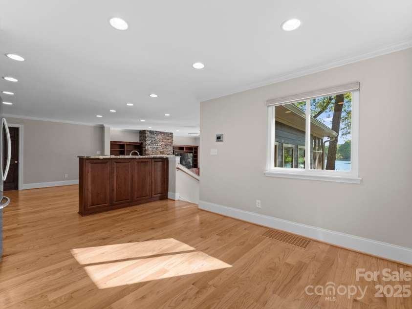 141 Baywatch Drive, Mooresville, NC 28117.  MLS# CAR4224765, YatesRealty ID 22322. 