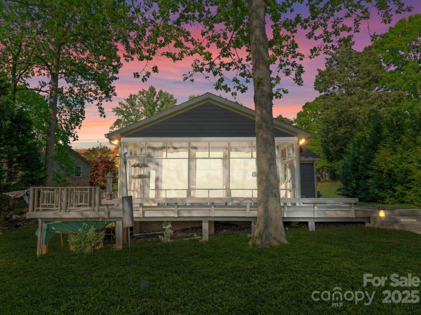 141 Baywatch Drive, Mooresville, NC 28117.  MLS# CAR4224765, YatesRealty ID 22322. 