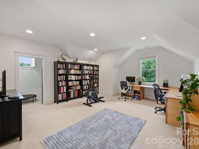 4507 Givens Way, Charlotte, NC 28209.  MLS# CAR4376628, YatesRealty ID 22323. 3rd Floor Flex Space/Bonus Room/Office