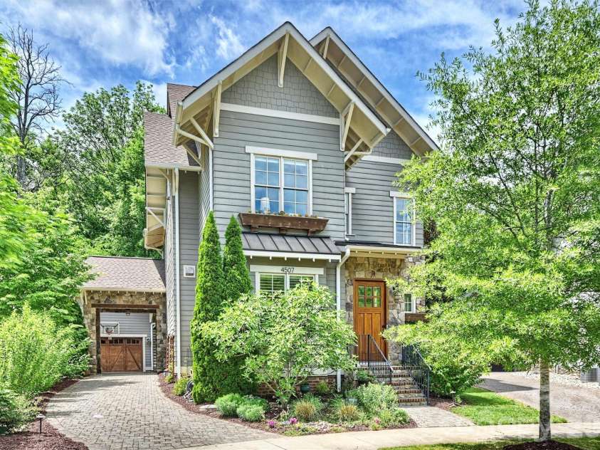 4507 Givens Way, Charlotte, NC 28209.  MLS# CAR4376628, YatesRealty ID 22323. 