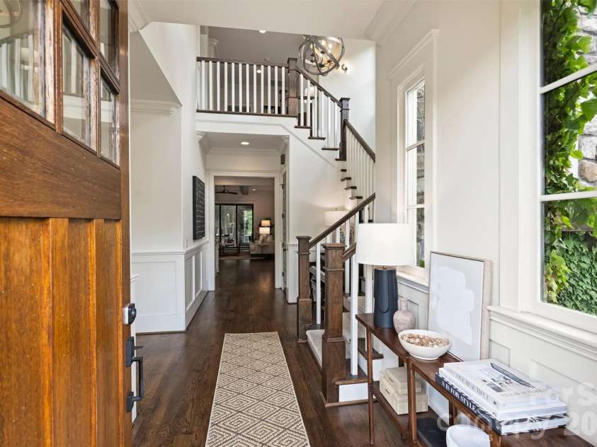 4507 Givens Way, Charlotte, NC 28209.  MLS# CAR4376628, YatesRealty ID 22323. 