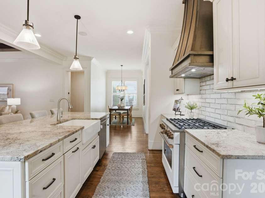 4507 Givens Way, Charlotte, NC 28209.  MLS# CAR4376628, YatesRealty ID 22323. 