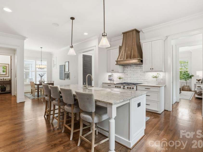 4507 Givens Way, Charlotte, NC 28209.  MLS# CAR4376628, YatesRealty ID 22323. 