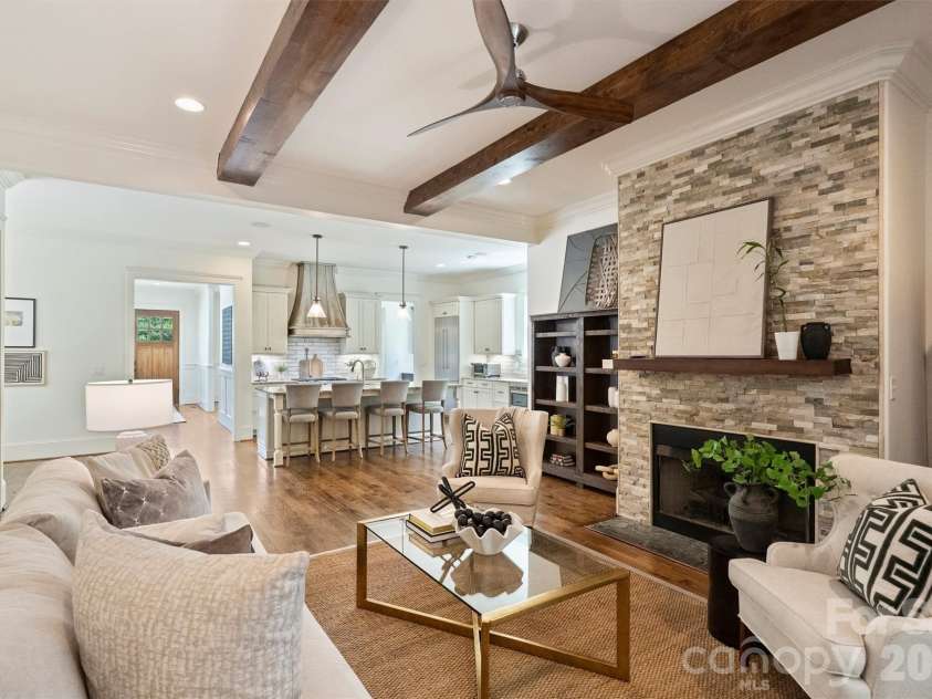 4507 Givens Way, Charlotte, NC 28209.  MLS# CAR4376628, YatesRealty ID 22323. 