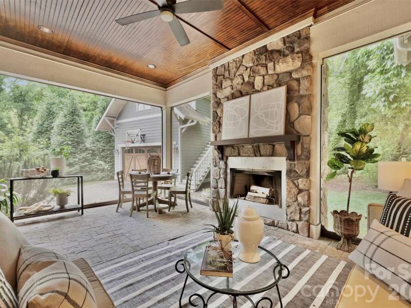 4507 Givens Way, Charlotte, NC 28209.  MLS# CAR4376628, YatesRealty ID 22323. 