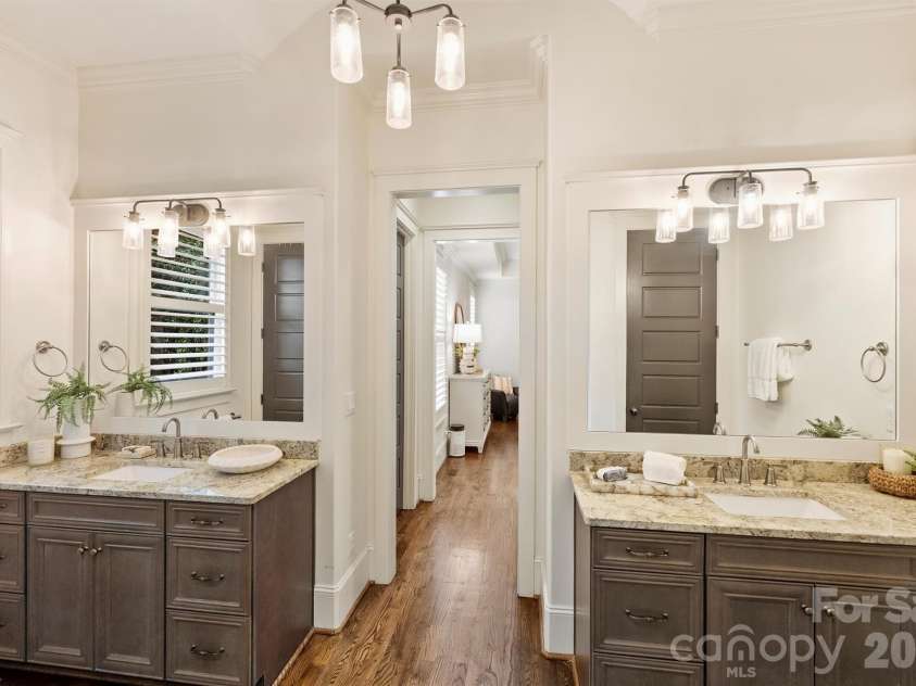 4507 Givens Way, Charlotte, NC 28209.  MLS# CAR4376628, YatesRealty ID 22323. 