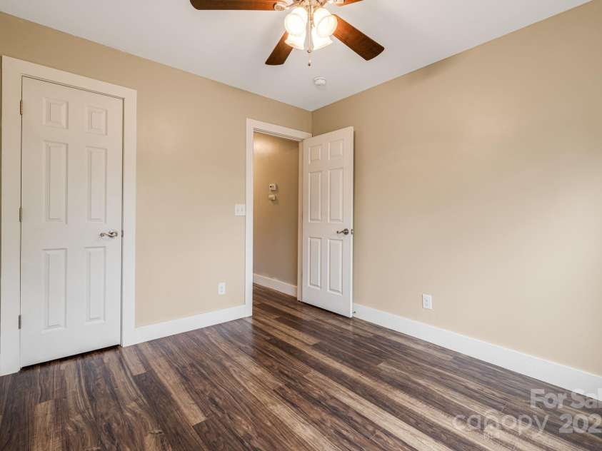 74 Elkwood Avenue, Asheville, NC 28804.  MLS# CAR4251533, YatesRealty ID 22323. 3rd bedroom
