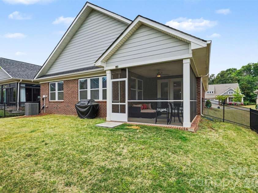 3232 Marchers Trace Drive, Mint Hill, NC 28227.  MLS# CAR4377043, YatesRealty ID 22324. 
