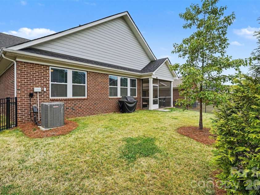 3232 Marchers Trace Drive, Mint Hill, NC 28227.  MLS# CAR4377043, YatesRealty ID 22324. 