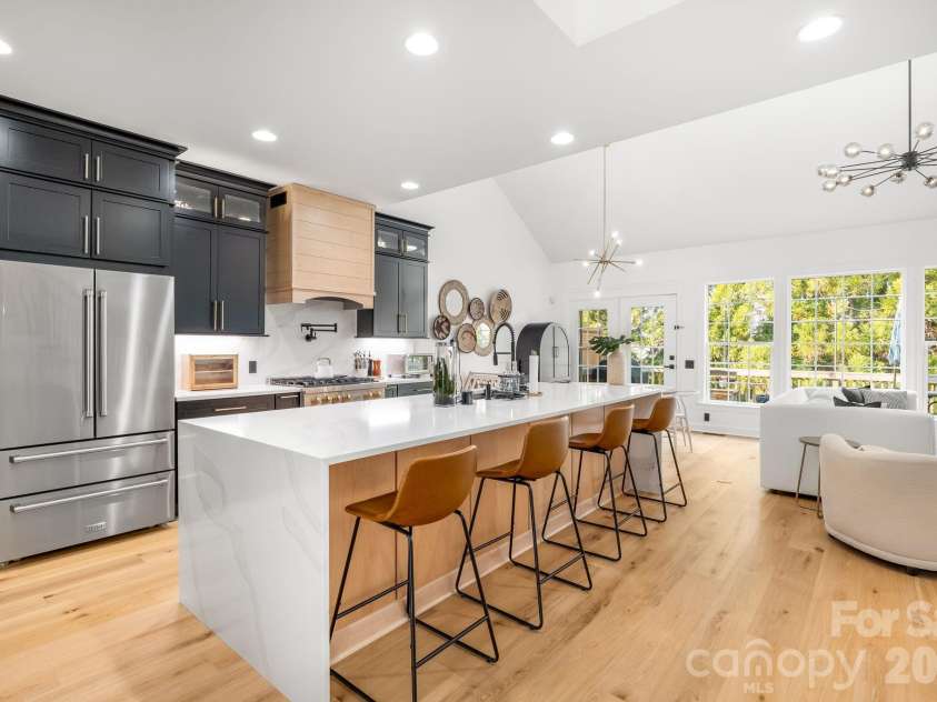 10610 Rogalla Drive, Charlotte, NC 28277.  MLS# CAR4378118, YatesRealty ID 22325. 