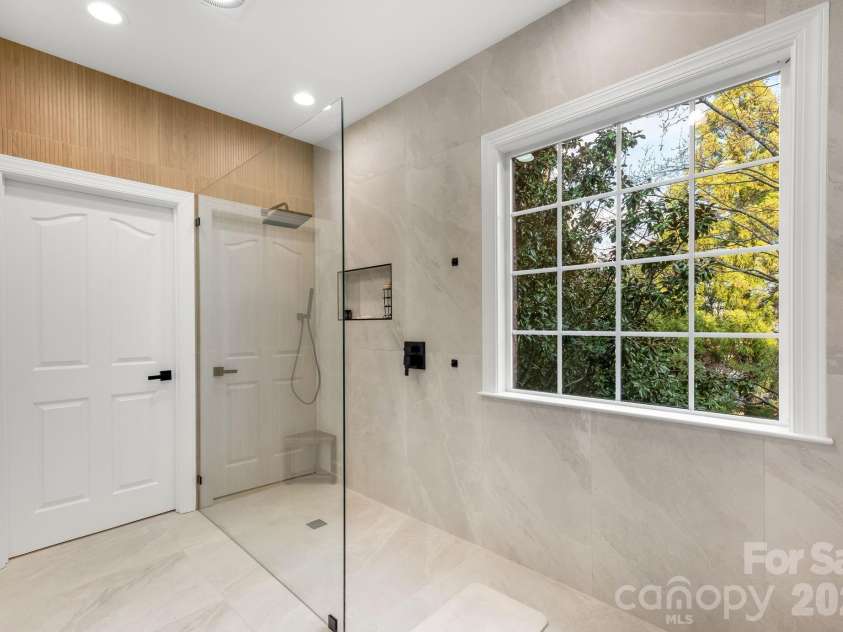 10610 Rogalla Drive, Charlotte, NC 28277.  MLS# CAR4378118, YatesRealty ID 22325. 